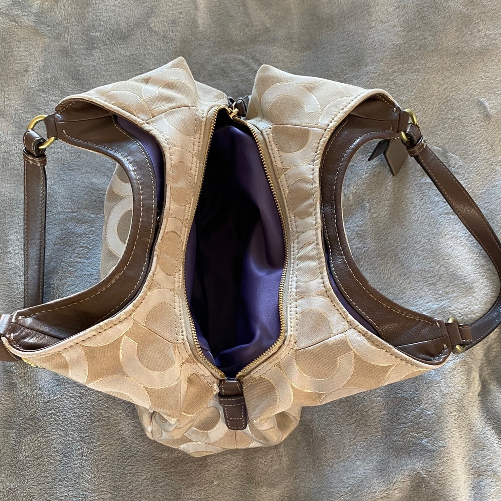 Coach purse - Picture 5 of 6